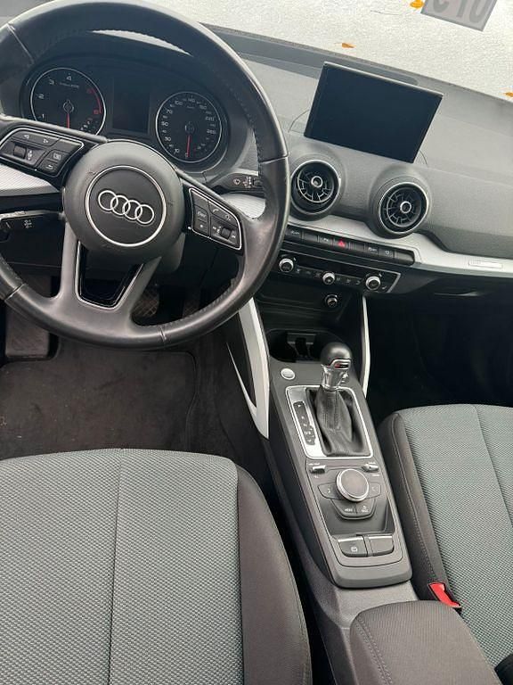 Gebraucht Audi Q2 Ambiente 150 PS (110 kW) 2020 Blau SUV