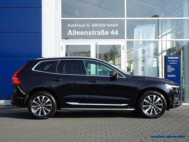 Gebraucht Volvo XC60 Plus 197 PS (144 kW) 2023 717 onyx black metallic SUV