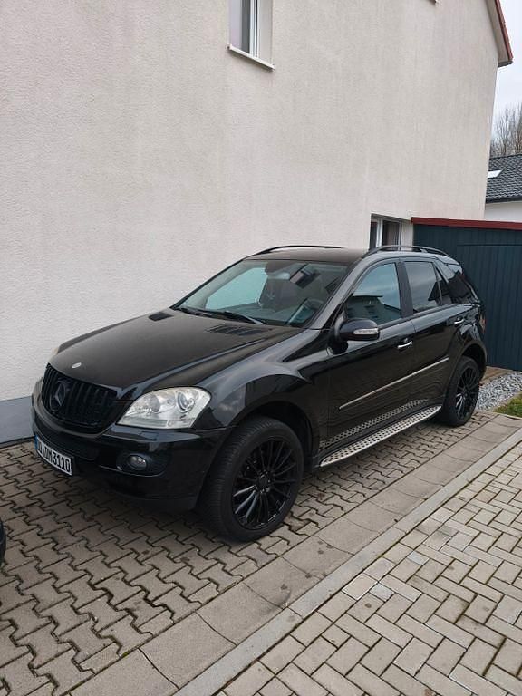 Gebraucht Mercedes ML350 272 PS (200 kW) 2006 Schwarz SUV