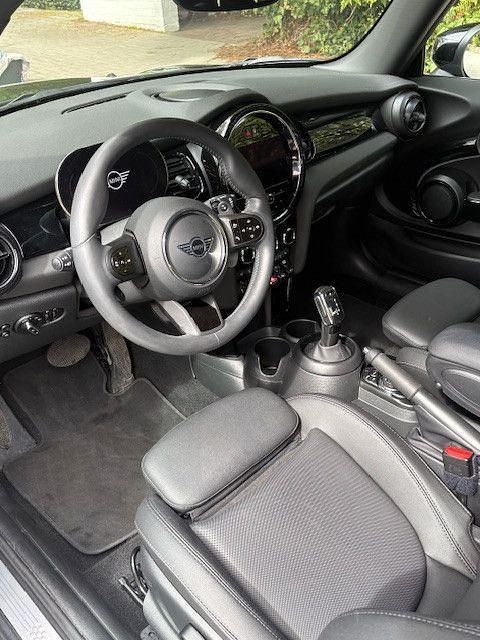 Używany Mini Cooper S Classic 178 KM (130 kW) 2024 Czarny Hatchback