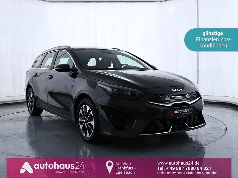 Grau Gebraucht 2023 Kia Ceed Kleinwagen | 21.969 € (Fairer Preis) - Bild 1/4