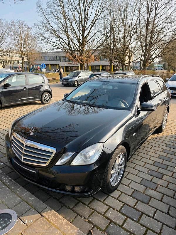 Gebraucht Mercedes E200 136 PS (100 kW) 2011 Schwarz Kombi