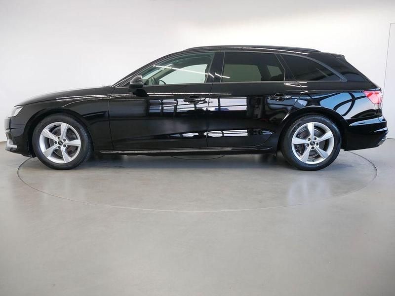 Gebraucht Audi A4 Advanced 150 PS (110 kW) 2023 Brillantschwarz Kombi