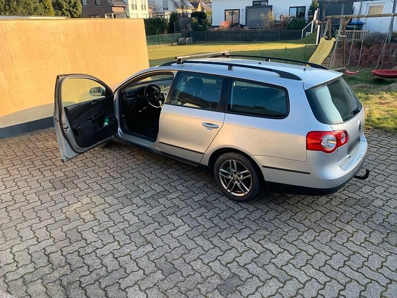 Gebraucht VW Passat 140 PS (102 kW) 2010 Silber Kombi