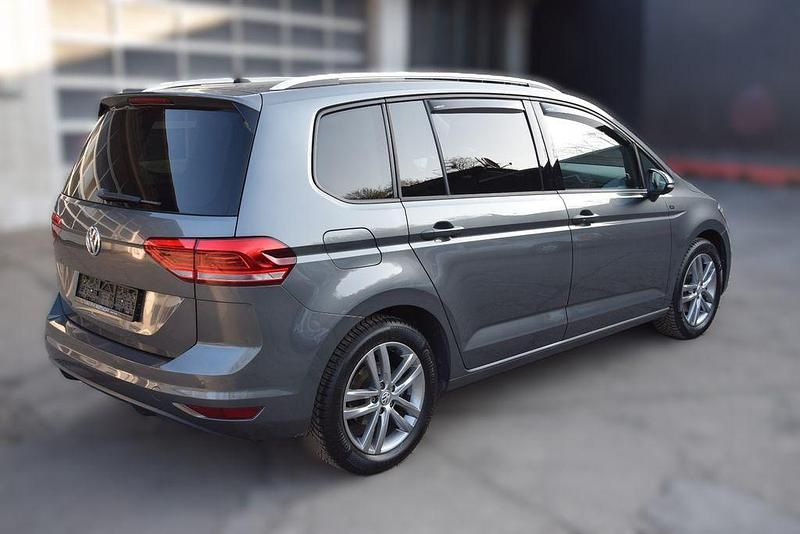 Gebraucht VW Touran Join 150 PS (110 kW) 2018 Grau Van / Kleinbus