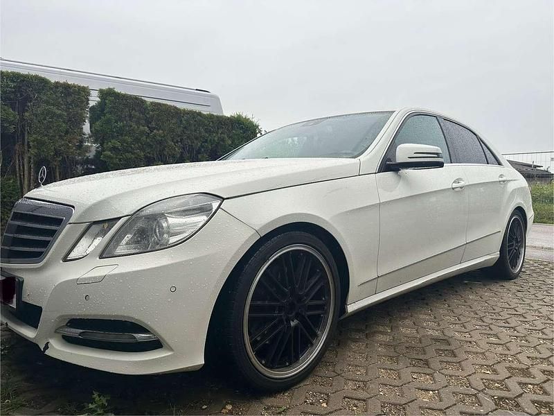 Gebraucht 2010 Mercedes E350 Limousine | 12.000 € (Fairer Preis) - Bild 1/4