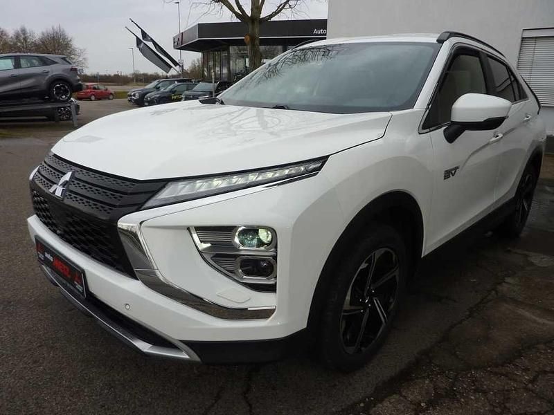 Gebraucht Mitsubishi Eclipse Cross Plus 188 PS (138 kW) 2022 Weiß SUV