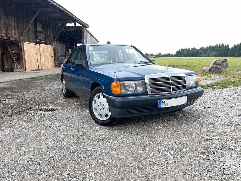Blau Gebraucht 1989 Mercedes 190 Limousine | 6.600 € - Bild 1/4