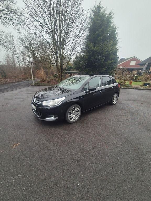 Schwarz Gebraucht 2011 Citroën C4 Exclusive Limousine | 5.900 € (Fairer Preis) - Bild 1/4