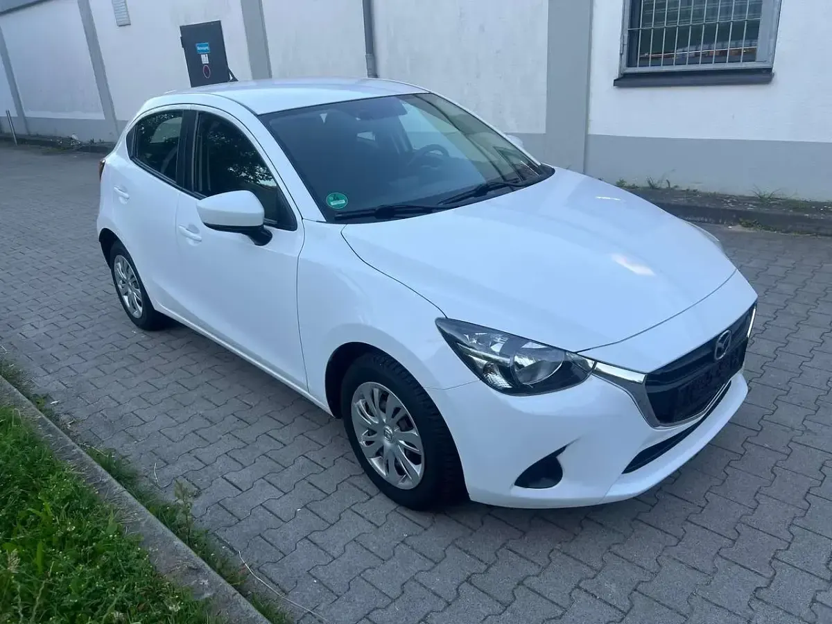Gebraucht Mazda 2 Center-Line 75 PS (55 kW) 2019 Arctic white Kleinwagen