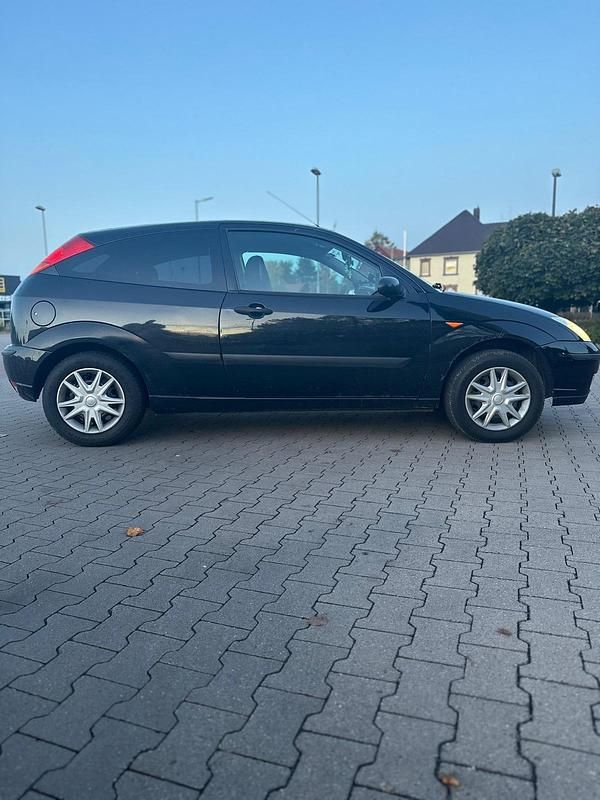 Gebraucht Ford Focus 75 PS (55 kW) 2004 Schwarz Coupé