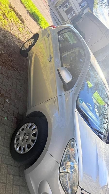 Gebraucht Hyundai i20 78 PS (57 kW) 2009 Silber Kleinwagen