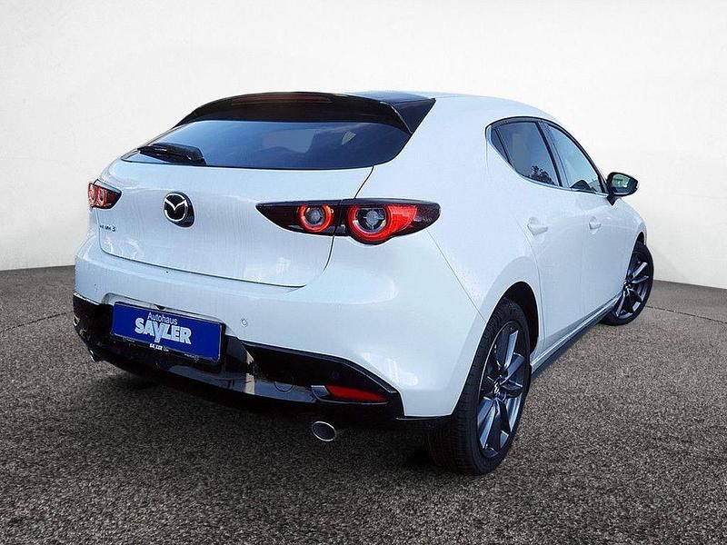 Neu Mazda 3 140 PS (102 kW) 2025 Weiß Limousine