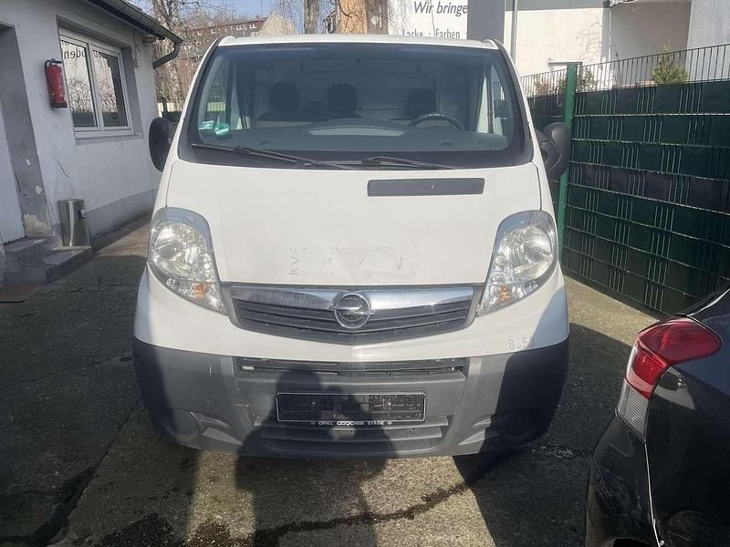Gebraucht Opel Vivaro 145 PS (106 kW) 2011 Casabl/arctic/eisweiss/kaolin Van / Kleinbus