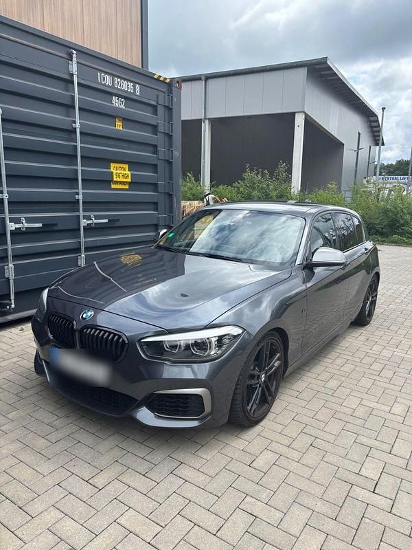 Grau Gebraucht 2018 BMW M140 M Sport Kleinwagen | 32.190 € (Fairer Preis) - Bild 1/4
