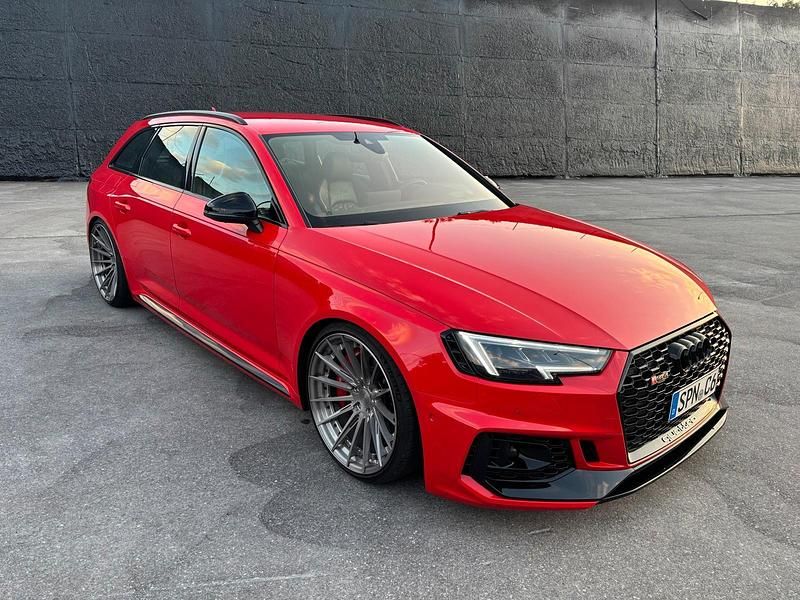 Rot Gebraucht 2019 Audi RS4 Performance Kombi | 59.999 € (Fairer Preis) - Bild 1/4