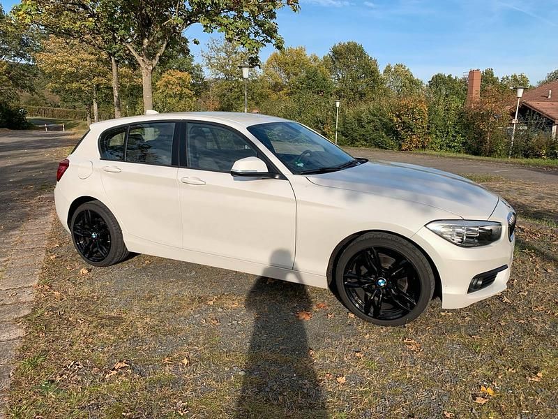 Gebraucht BMW 116 Advantage 116 PS (85 kW) 2016 Weiß Kleinwagen