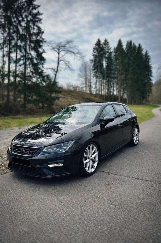 Second-hand Seat Leon FR 190 CP (139 kW) 2018 Negru Berlinǎ