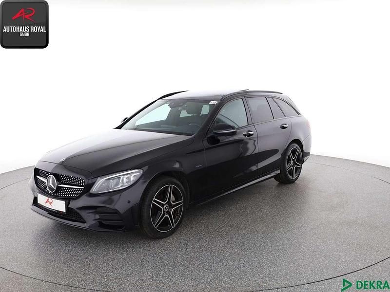 Obsidianschwarz Gebraucht 2019 Mercedes C300e AMG Kombi | 28.880 € (Fairer Preis) - Bild 1/4