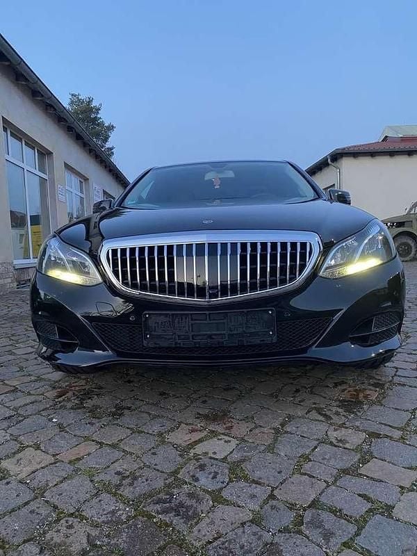 Gebraucht Mercedes E220 Edition 170 PS (125 kW) 2014 Schwarz Limousine