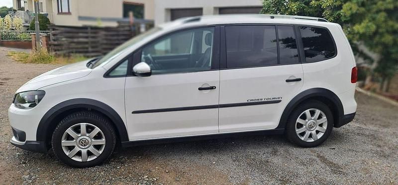 Weiß Gebraucht 2012 VW Touran Cross Van / Kleinbus | 6.800 € (Superpreis) - Bild 1/4