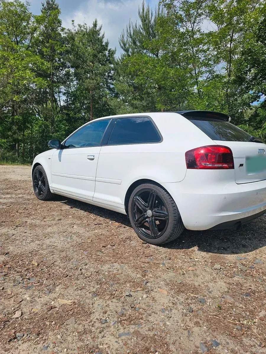 Gebraucht Audi A3 S-Line 105 PS (77 kW) 2011 Weiß Kleinwagen