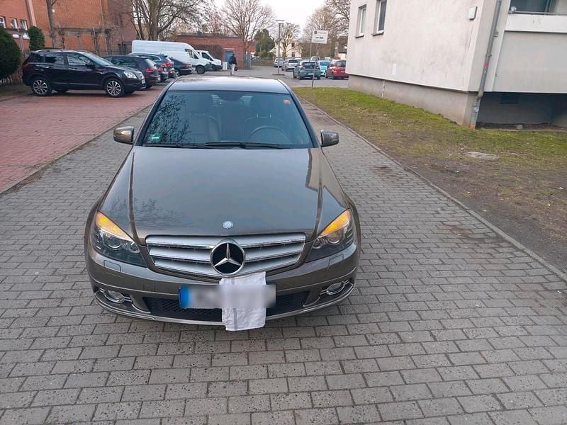 Gebraucht Mercedes C250 204 PS (150 kW) 2009 Grau Limousine