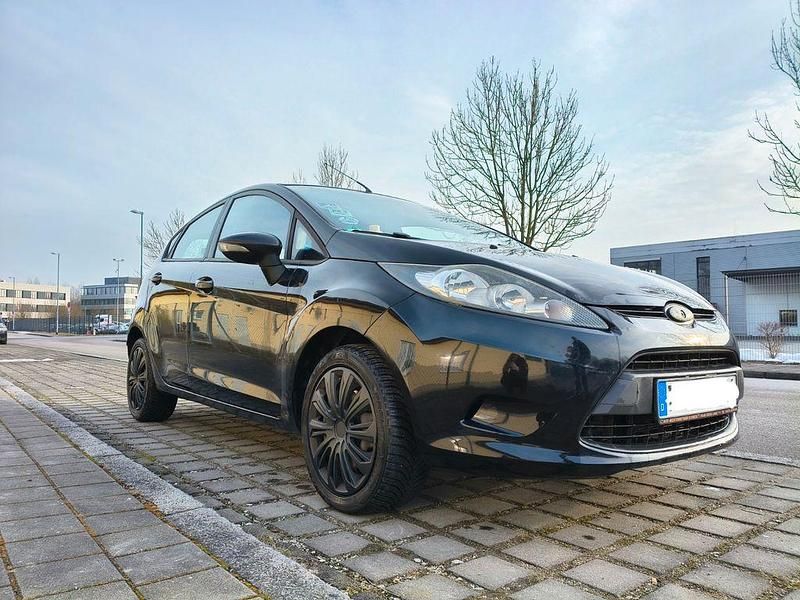 Gebraucht Ford Fiesta Ambiente 82 PS (60 kW) 2010 Schwarz Kleinwagen