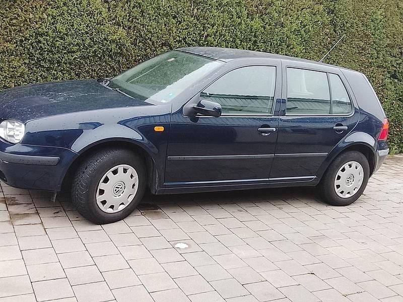 Gebraucht VW Golf IV 101 PS (74 kW) 2004 Blau Limousine