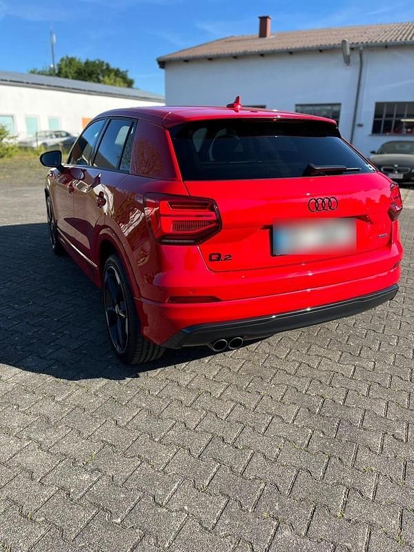 Gebraucht Audi Q2 S-Line 190 PS (139 kW) 2018 Rot SUV