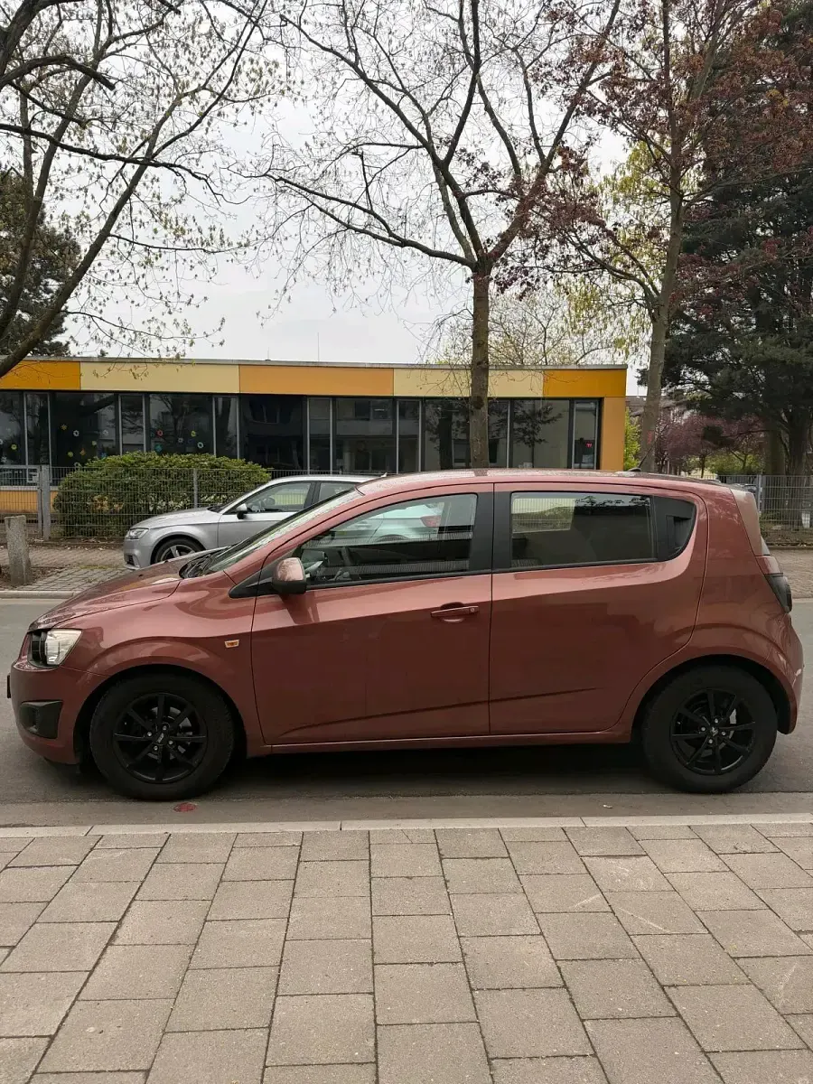 Używany Chevrolet Aveo 2012 Czerwony Hatchback