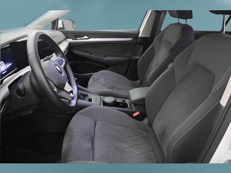 Gebraucht VW Golf VIII 150 PS (110 kW) 2023 Weiß Kombi