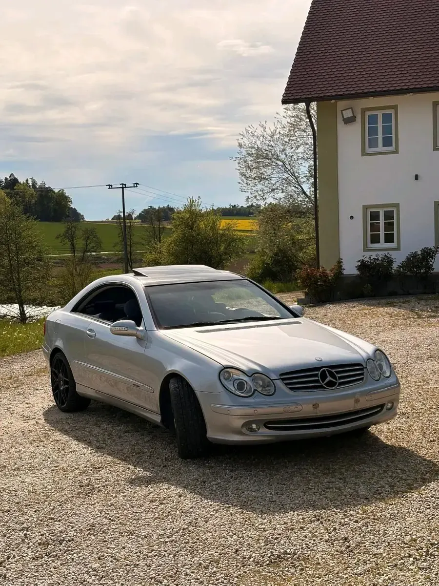 Gebraucht Mercedes CLK320 218 PS (160 kW) 2003 Silber Coupé