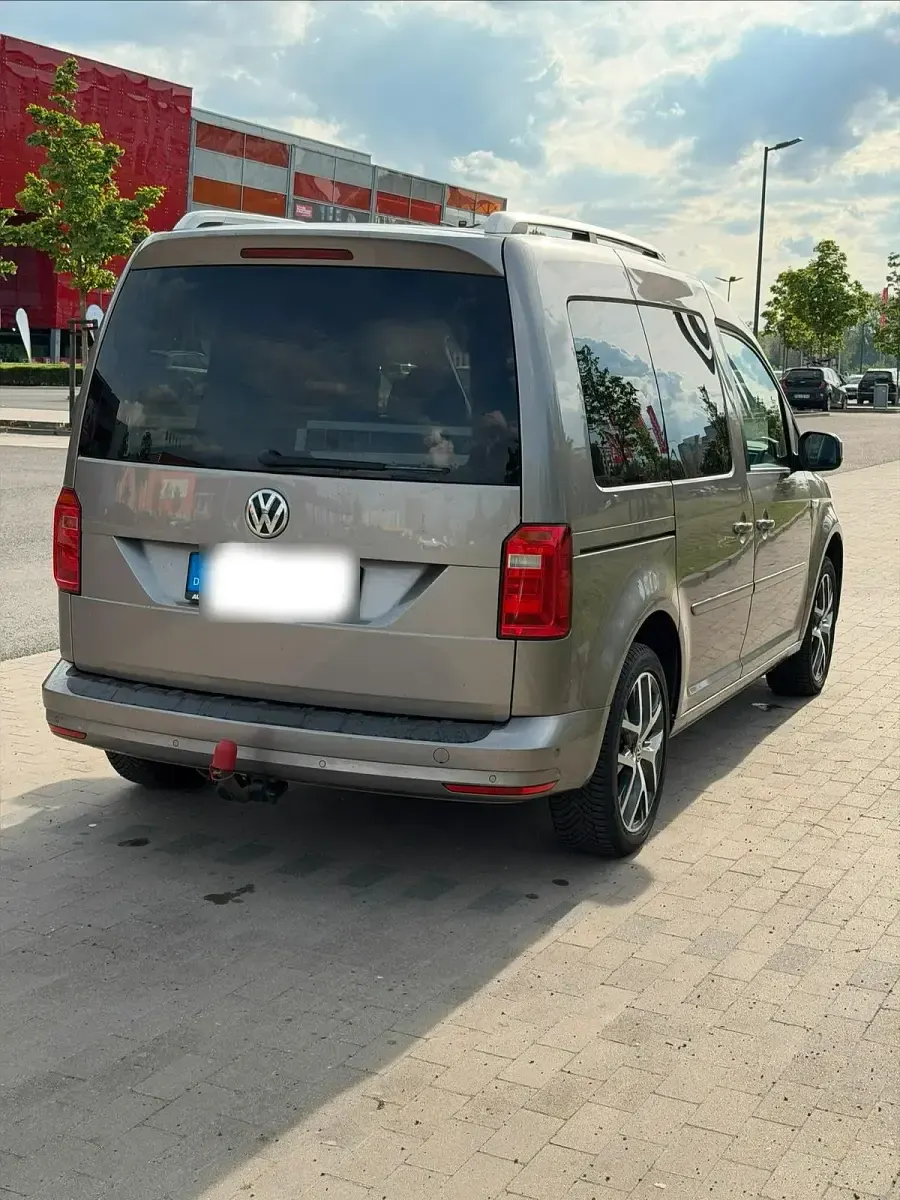 Gebraucht VW Caddy Highline 128 PS (94 kW) 2017 Grau Van / Kleinbus