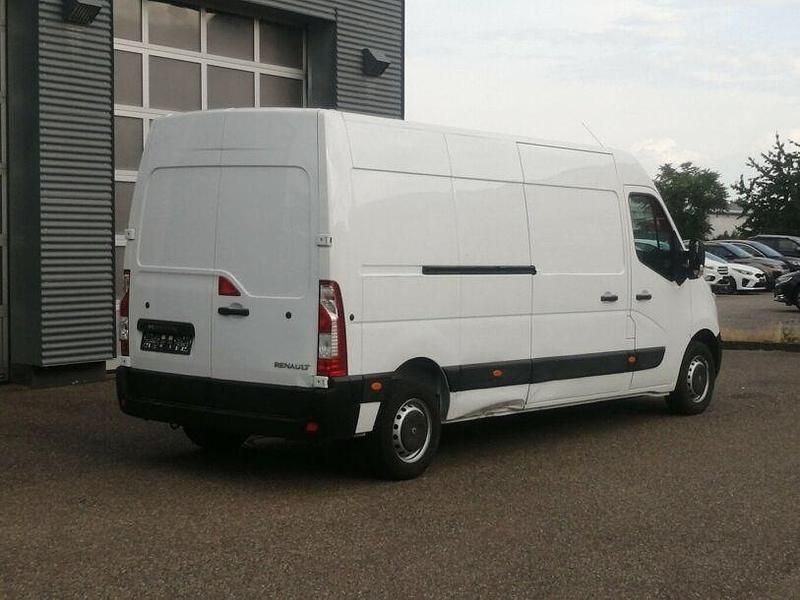 Second-hand Renault Master 130 CP (95 kW) 2019 Alb Van