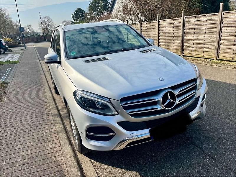 Silber Gebraucht 2016 Mercedes GLE400 SUV | 28.900 € (Superpreis) - Bild 1/4