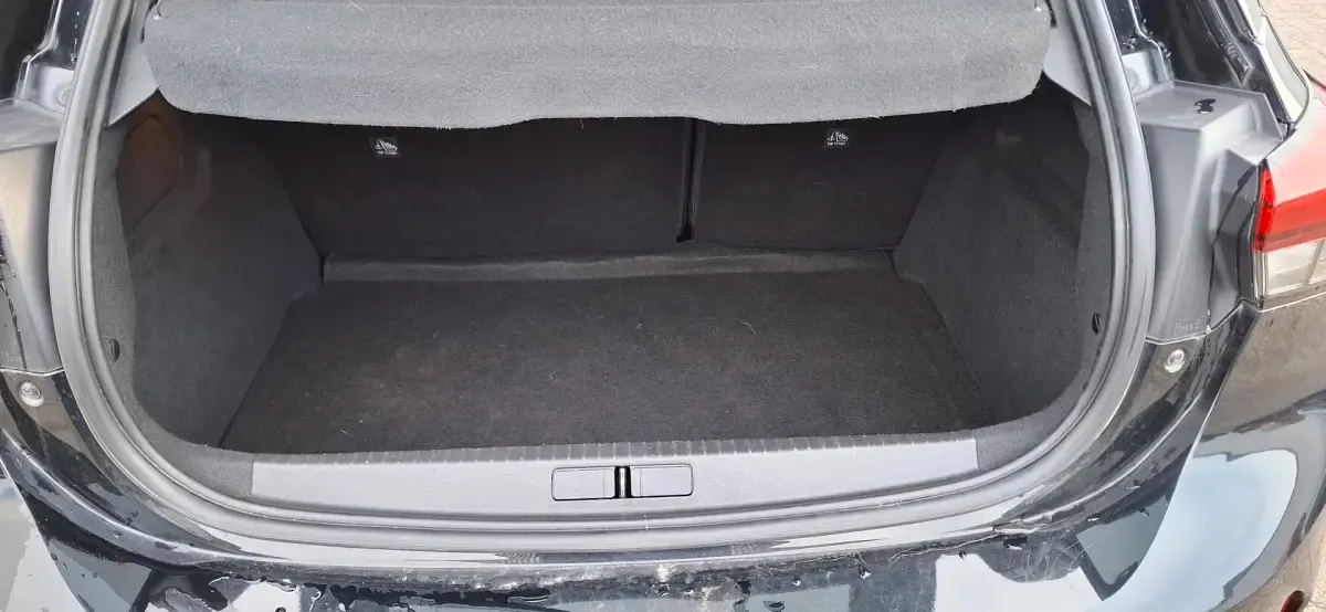 Gebraucht Opel Corsa Elegance 101 PS (74 kW) 2023 Schwarz Limousine