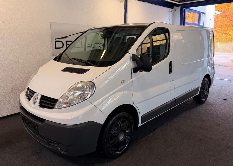 Weiß Gebraucht 2012 Renault Trafic Van | 5.990 € (Guter Preis) - Bild 1/4