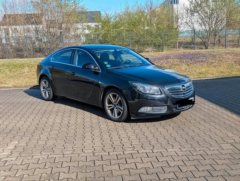 Gebraucht Opel Insignia 220 PS (161 kW) 2010 Schwarz Limousine
