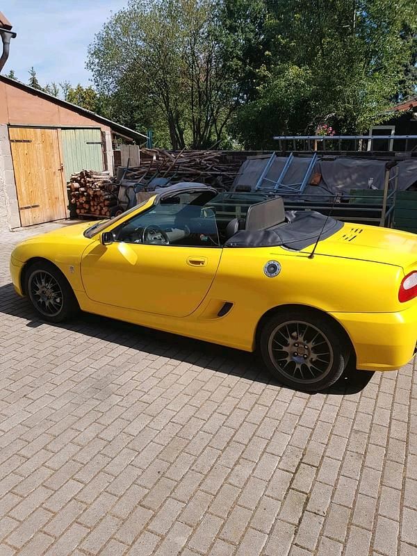 Gebraucht MG TF 135 PS (99 kW) 2003 Gelb Cabrio