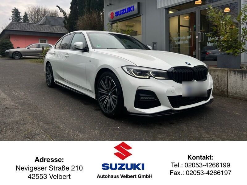 Weiß Gebraucht 2019 BMW 330 M Sport Limousine | 34.490 € (Teuer) - Bild 1/4