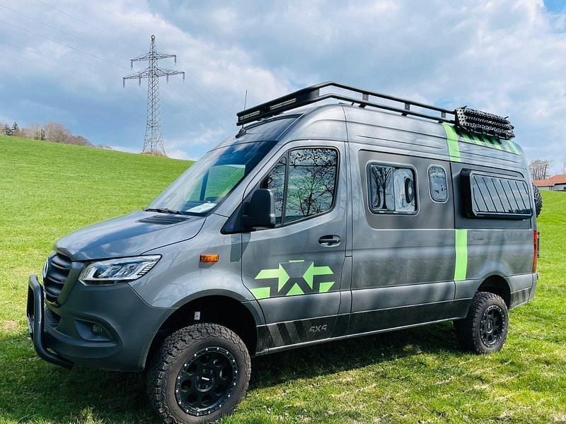 Gebraucht Mercedes Sprinter 190 PS (139 kW) 2024 Grau Van