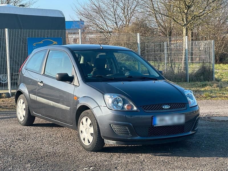Grau Gebraucht 2007 Ford Fiesta Kleinwagen | 1.700 € - Bild 1/4
