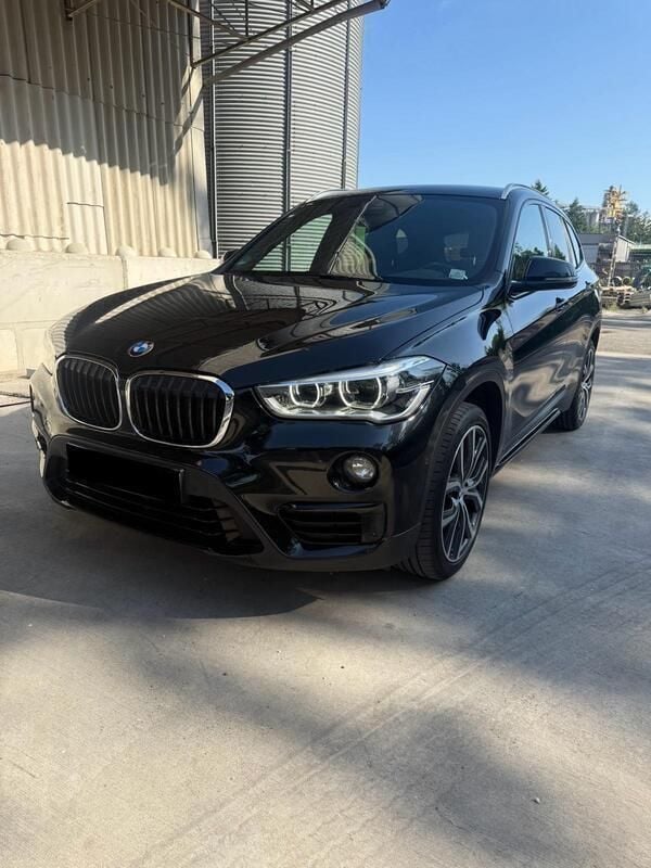 Schwarz Gebraucht 2016 BMW X1 Sport Line SUV | 16.199 € (Guter Preis) - Bild 1/4
