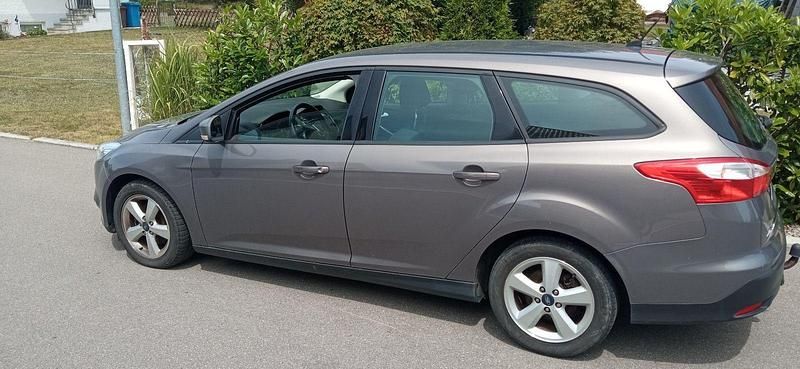 Gebraucht Ford Focus Trend 116 PS (85 kW) 2013 Kombi