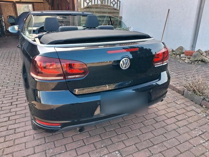 Gebraucht VW Golf Cabriolet LOUNGE 105 PS (77 kW) 2016 Schwarz Cabrio