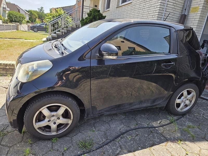 Schwarz Gebraucht 2009 Toyota iQ Kleinwagen | 2.800 € (Fairer Preis) - Bild 1/4