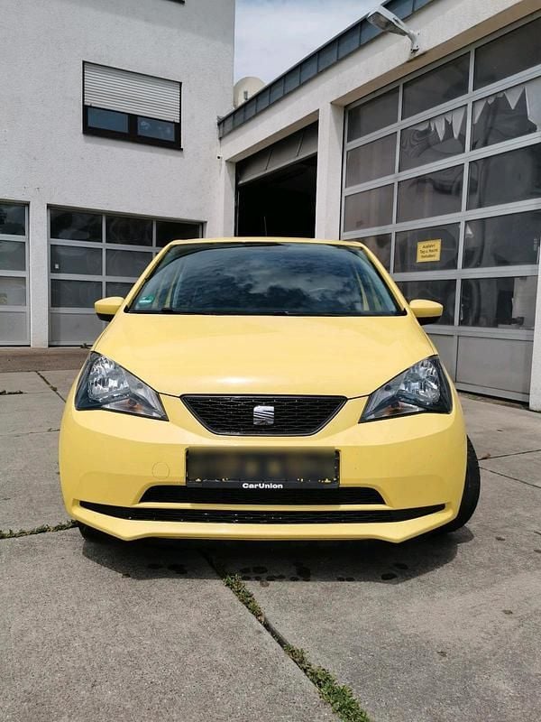 Gelb Gebraucht 2013 Seat Mii Kleinwagen | 3.999 € (Guter Preis) - Bild 1/4