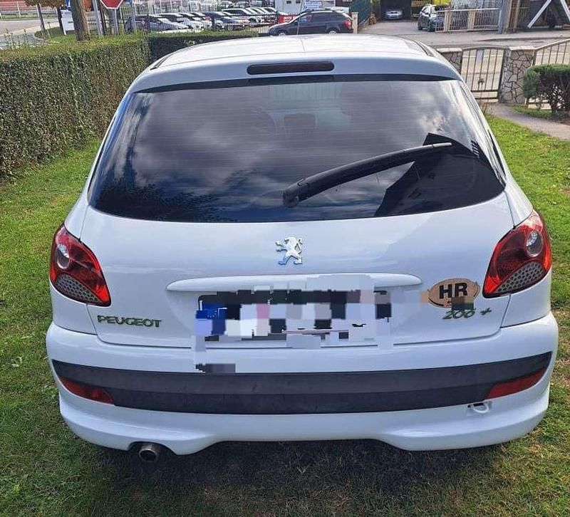 Gebraucht Peugeot 206 73 PS (53 kW) 2012 Limousine