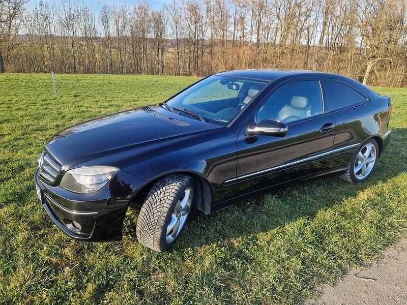 Gebraucht Mercedes CLC220 150 PS (110 kW) 2009 Schwarz Kleinwagen
